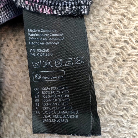 H&M floral print 3/4 sleeve blouse - Picture 6 of 7